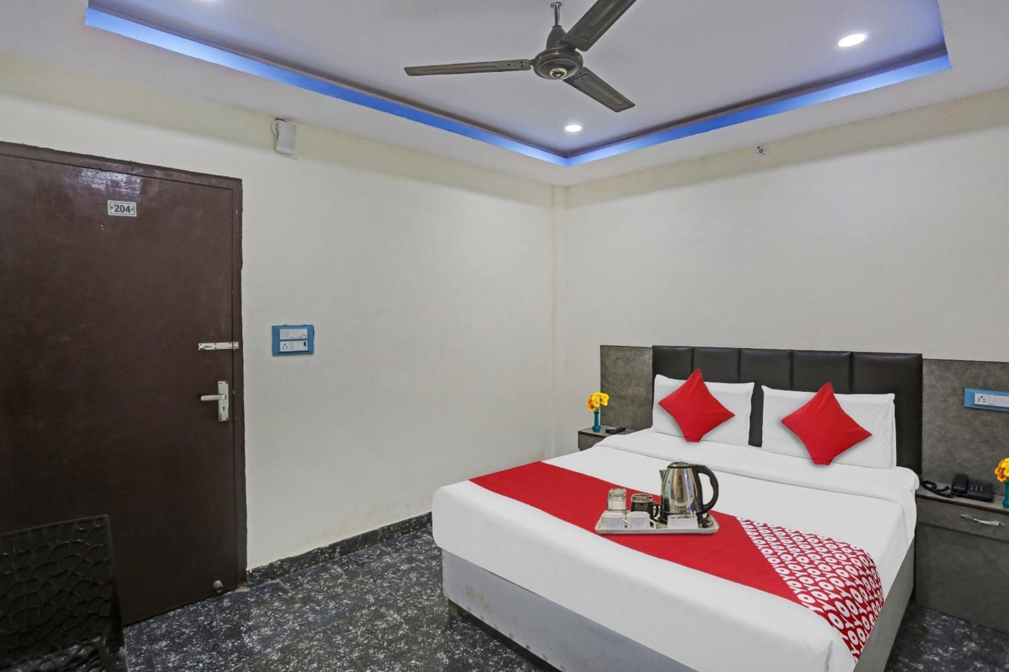 Hotel O Royal Palace Guest House Near Vishwa Vidyalaya Metro Station Nova Deli Exterior foto
